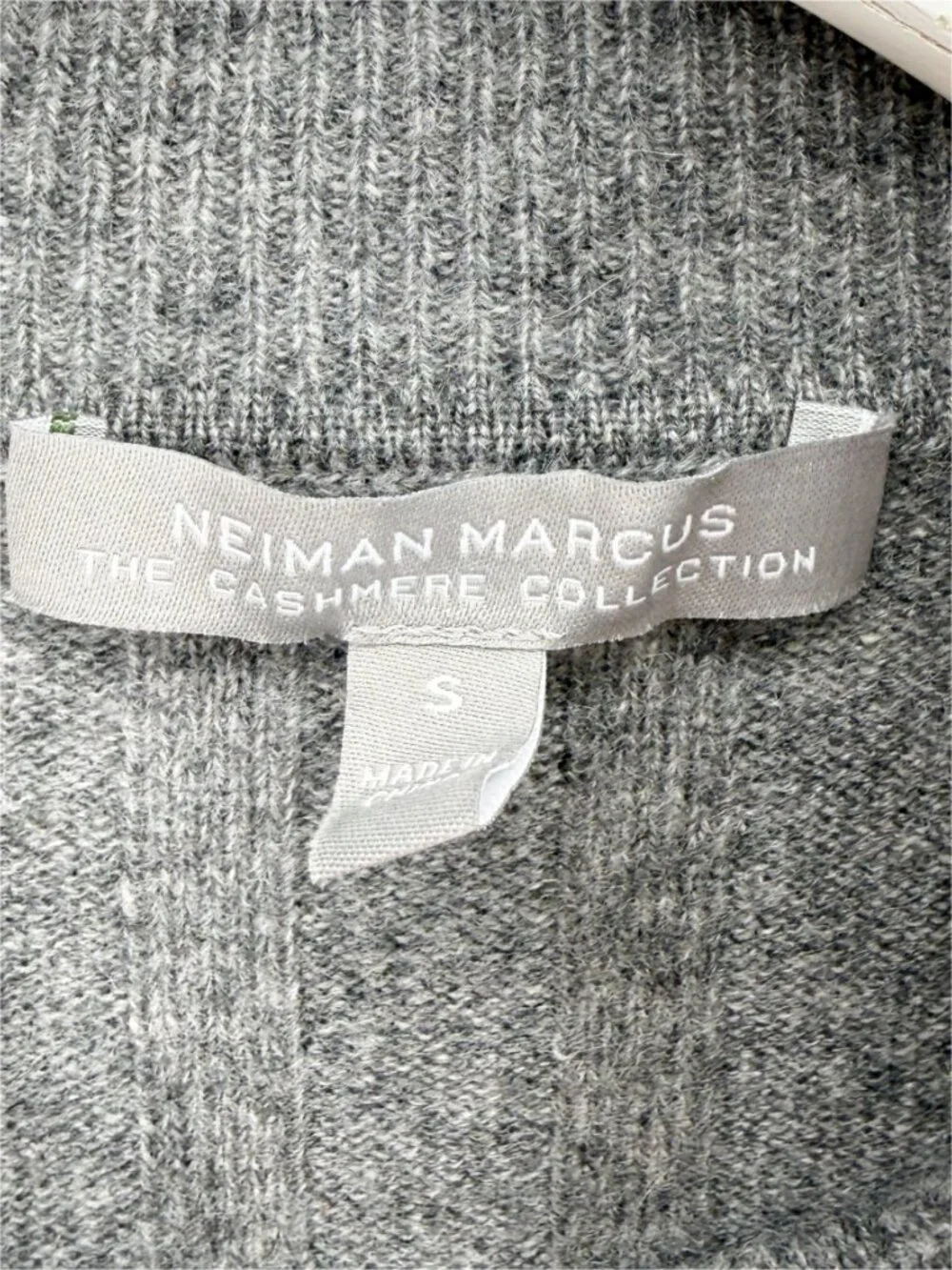 Neiman Marcus Cashmere Collection Cashmere Ribbed Mock Neck Sweater - Picture 4 of 7